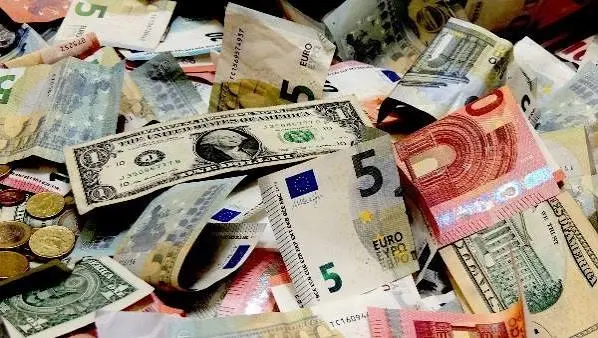 سعر الدولار والعملات الأجنبية
